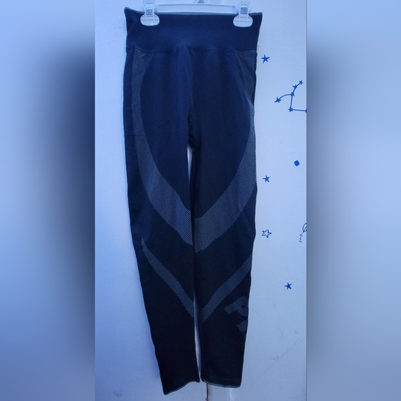 PINK Victoria's Secret Pants - Pink active leggings Black Size Medium
